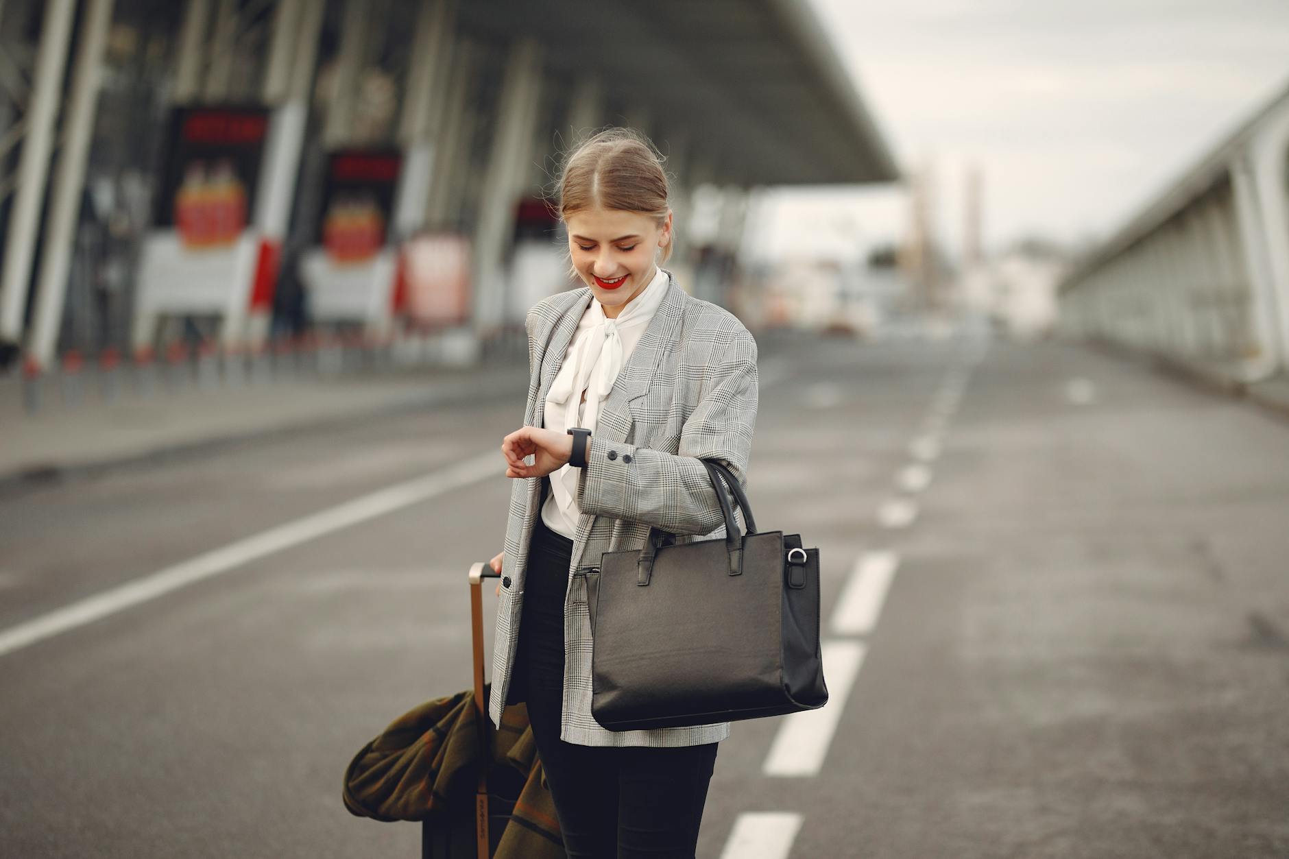 How to Make the Most of a Long Layover: Top Activities for Major Airports